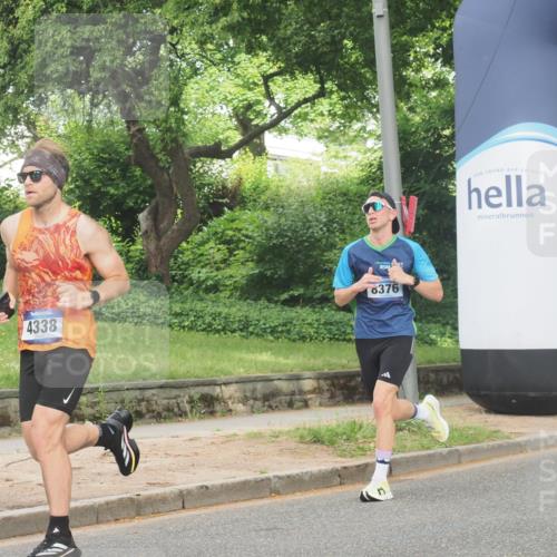 29.06.2025 - hella hamburg halbmarathon KatJ http://msf.ph/oto/8315117 29.06.2025 10:15:43 Zwischen KM18-KM19 4338, 8376 meine-sportfotos.de