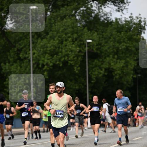 29.06.2025 - hella hamburg halbmarathon Dr. Thomas Lammeyer http://msf.ph/oto/8315141 29.06.2025 10:38:43 Kennedybrücke 1025, 1705, 2355, 2376, 2510, 2511, 2751, 2801, 3145, 3420, 3829, 4479, 4540, 4942, 5609, 6034, 6105, 6171, 6310, 6329, 6718, 6727, 6843, 7299, 7644, 8021, 8202, 8589, 8965, 9379, 9448, 9514, 10674, 11122, 11245 meine-sportfotos.de