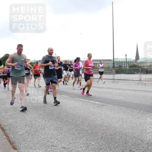 29.06.2025 - hella hamburg halbmarathon Lena Gebhardt http://msf.ph/oto/8315213 29.06.2025 10:47:08 Lombardsbrücke 1720, 12538, 7412, 107, 1618, 050, 9691, 7073, 2981, 1073, 1185, 1286, 1363, 1371, 1375, 1463, 1523, 1593, 1607, 1704, 1720, 1961, 1999, 2162, 2211, 2320, 2327, 2537, 2555, 2556, 2665, 2981, 3277, 3406, 3407, 3734, 3823, 4184, 4202, 4239, 4296, 4325, 4342, 4483, 4806, 4895, 5111, 5114, 5700, 5796, 5895, 5953, 6255, 6256, 6485, 6496, 6740, 6879, 6995, 7073, 7412, 7430, 7431, 7630, 7631, 7827, 8105, 8131, 8486, 8553, 8684, 8706, 8915, 8953, 8967, 9018, 16987 meine-sportfotos.de