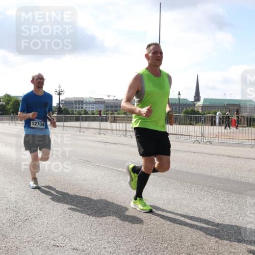 29.06.2025 - hella hamburg halbmarathon Lena Gebhardt http://msf.ph/oto/8315259 29.06.2025 09:47:26 Lombardsbrücke 12704, 1002, 1217, 1396, 1407, 1411, 1577, 1910, 1959, 2121, 2228, 2404, 2563, 2774, 2836, 2851, 3005, 3783, 3790, 3935, 4246, 4740, 5193, 5923, 5961, 6032, 6305, 6473, 6915, 7831, 7972, 8084, 8323, 8366, 8395, 9171, 9376, 9508, 9519, 10771, 11019, 11055, 11370, 11559, 11806, 12137, 12204, 12704, 12751, 13029, 13148, 13419, 13771, 13972, 13991, 14069, 14385, 14459, 16123, 17154, 18419 meine-sportfotos.de