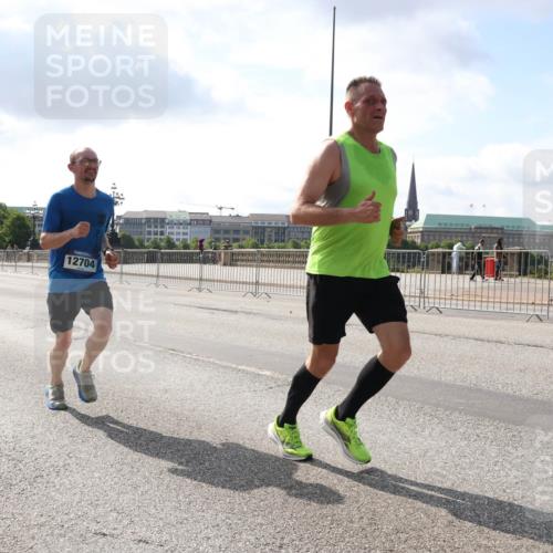 29.06.2025 - hella hamburg halbmarathon Lena Gebhardt http://msf.ph/oto/8315296 29.06.2025 09:47:26 Lombardsbrücke 12704, 1002, 1217, 1396, 1407, 1411, 1577, 1910, 1959, 2121, 2228, 2404, 2563, 2774, 2836, 2851, 3005, 3783, 3790, 3935, 4246, 4740, 5193, 5923, 5961, 6032, 6305, 6473, 6915, 7831, 7972, 8084, 8323, 8366, 8395, 9171, 9376, 9508, 9519, 10771, 11019, 11055, 11370, 11559, 11806, 12137, 12204, 12704, 12751, 13029, 13148, 13419, 13771, 13972, 13991, 14069, 14385, 14459, 16123, 17154, 18419 meine-sportfotos.de