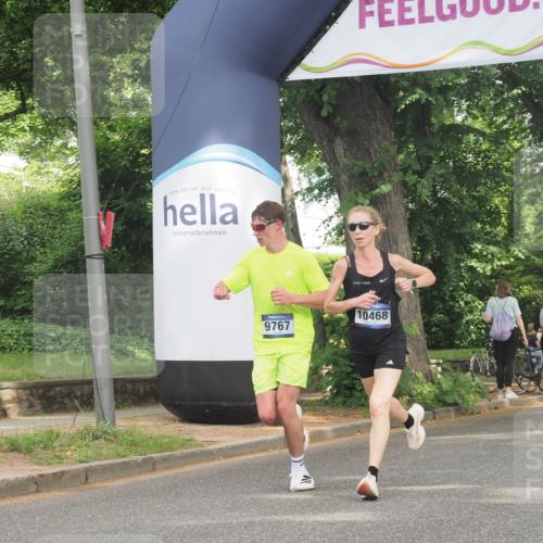 29.06.2025 - hella hamburg halbmarathon KatJ http://msf.ph/oto/8315302 29.06.2025 10:15:44 Zwischen KM18-KM19 4338, 8376 meine-sportfotos.de