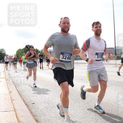 29.06.2025 - hella hamburg halbmarathon Lena Gebhardt http://msf.ph/oto/8315322 29.06.2025 10:12:32 Lombardsbrücke 1610, 3248, 3182, 1062, 1249, 1610, 1785, 1790, 1850, 1851, 1939, 2531, 2661, 2891, 2963, 2964, 3182, 3248, 3262, 3746, 4453, 4499, 4554, 5150, 5166, 5176, 5597, 5598, 6822, 6871, 6966, 7014, 7474, 7907, 8917, 8971, 9253, 9254, 9405, 9705, 10581, 10685, 11025, 11509, 11525, 11581, 12456, 13566, 13816, 14060, 14196, 14313, 14540, 14863, 14868, 14869, 15012, 15137, 15369, 16379, 16473, 16826, 16911, 17061, 17994, 18178, 18429, 18493, 18655 meine-sportfotos.de