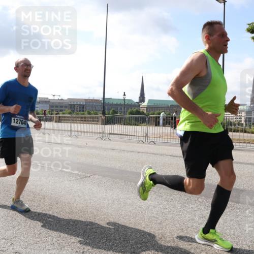 29.06.2025 - hella hamburg halbmarathon Lena Gebhardt http://msf.ph/oto/8315328 29.06.2025 09:47:26 Lombardsbrücke 12704, 1002, 1217, 1396, 1407, 1411, 1577, 1910, 1959, 2121, 2228, 2404, 2563, 2774, 2836, 2851, 3005, 3783, 3790, 3935, 4246, 4740, 5193, 5923, 5961, 6032, 6305, 6473, 6915, 7831, 7972, 8084, 8323, 8366, 8395, 9171, 9376, 9508, 9519, 10771, 11019, 11055, 11370, 11559, 11806, 12137, 12204, 12704, 12751, 13029, 13148, 13419, 13771, 13972, 13991, 14069, 14385, 14459, 16123, 17154, 18419 meine-sportfotos.de