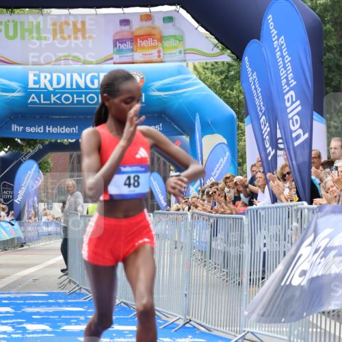 29.06.2025 - hella hamburg halbmarathon Strokosch-Dieckow http://msf.ph/oto/8315336 29.06.2025 10:10:08 Ziel 48 meine-sportfotos.de