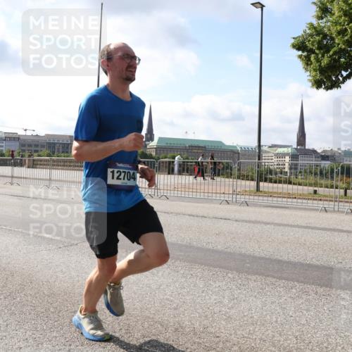 29.06.2025 - hella hamburg halbmarathon Lena Gebhardt http://msf.ph/oto/8315404 29.06.2025 09:47:27 Lombardsbrücke 12704, 1002, 1217, 1396, 1407, 1411, 1910, 1959, 2121, 2228, 2404, 2563, 2774, 2836, 2851, 3005, 3783, 3790, 3935, 4246, 4740, 5193, 5923, 5961, 6032, 6305, 6473, 6915, 7831, 7972, 8084, 8366, 8395, 9171, 9376, 9508, 9519, 10771, 11019, 11055, 11370, 11559, 11806, 12137, 12204, 12704, 12751, 13029, 13148, 13419, 13771, 13972, 13991, 14069, 14385, 14459, 16123, 17154, 18419 meine-sportfotos.de