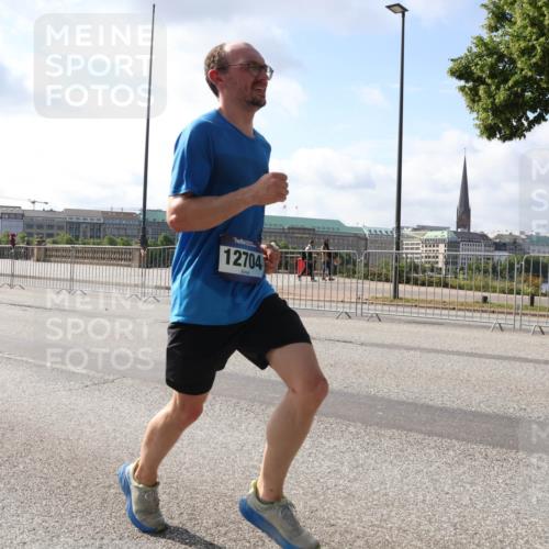 29.06.2025 - hella hamburg halbmarathon Lena Gebhardt http://msf.ph/oto/8315443 29.06.2025 09:47:27 Lombardsbrücke 12704, 1002, 1217, 1396, 1407, 1411, 1910, 1959, 2121, 2228, 2404, 2563, 2774, 2836, 2851, 3005, 3783, 3790, 3935, 4246, 4740, 5193, 5923, 5961, 6032, 6305, 6473, 6915, 7831, 7972, 8084, 8366, 8395, 9171, 9376, 9508, 9519, 10771, 11019, 11055, 11370, 11559, 11806, 12137, 12204, 12704, 12751, 13029, 13148, 13419, 13771, 13972, 13991, 14069, 14385, 14459, 16123, 17154, 18419 meine-sportfotos.de