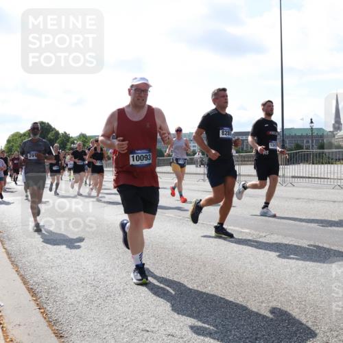 29.06.2025 - hella hamburg halbmarathon Lena Gebhardt http://msf.ph/oto/8315488 29.06.2025 09:59:57 Lombardsbrücke 29, 10093, 8285, 1247, 1006, 1125, 1239, 1264, 1334, 1642, 1834, 1914, 1955, 2099, 2159, 2348, 2364, 2391, 2432, 2447, 2582, 2584, 2630, 2676, 2677, 2910, 3181, 3279, 3668, 3836, 3898, 4013, 4231, 4426, 4632, 4772, 4796, 4837, 5015, 5134, 5272, 5277, 5341, 6104, 6174, 6201, 6202, 6462, 6581, 6587, 8330, 8520, 8846, 9142, 9488, 9907, 9984, 10031, 11039, 11568, 11844 meine-sportfotos.de