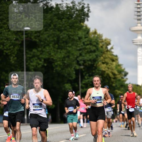 29.06.2025 - hella hamburg halbmarathon Dr. Thomas Lammeyer http://msf.ph/oto/8315644 29.06.2025 09:55:07 Kennedybrücke 1136, 1570, 1903, 1912, 1920, 1941, 2972, 3523, 3700, 4297, 4759, 4843, 4999, 5375, 5410, 7092, 7105, 7363, 7962, 8346, 8871, 9114, 9262, 9364, 9380, 10375, 10480, 10669, 11417 meine-sportfotos.de