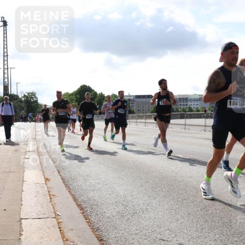 29.06.2025 - hella hamburg halbmarathon Lena Gebhardt http://msf.ph/oto/8315702 29.06.2025 09:47:30 Lombardsbrücke 16123, 18517, 1275, 2404, 184198395, 1002, 1217, 1396, 1407, 1910, 1959, 2121, 2228, 2404, 2563, 2774, 2836, 2851, 3005, 3783, 3790, 3935, 4246, 4740, 5923, 5961, 6032, 6305, 6473, 6915, 7831, 7972, 8084, 8366, 8395, 8901, 9171, 9376, 9508, 9519, 10771, 10968, 11019, 11055, 11370, 11559, 11806, 12137, 12204, 12704, 12751, 13029, 13148, 13419, 13771, 13972, 13991, 14069, 14459, 16123, 17154, 18419 meine-sportfotos.de