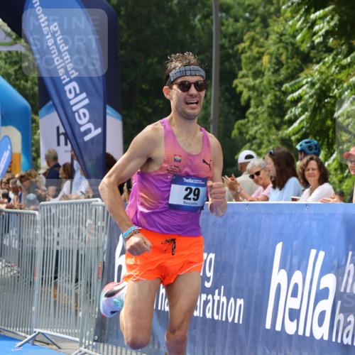 29.06.2025 - hella hamburg halbmarathon Strokosch-Dieckow http://msf.ph/oto/8315727 29.06.2025 10:08:59 Ziel 29 meine-sportfotos.de