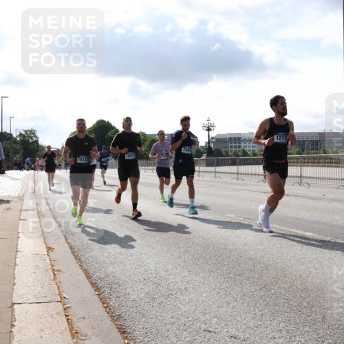 29.06.2025 - hella hamburg halbmarathon Lena Gebhardt http://msf.ph/oto/8315779 29.06.2025 09:47:30 Lombardsbrücke 2404, 18517, 16123, 1217, 1002, 1217, 1396, 1407, 1910, 1959, 2121, 2228, 2404, 2563, 2774, 2836, 2851, 3005, 3783, 3790, 3935, 4246, 4740, 5923, 5961, 6032, 6305, 6473, 6915, 7831, 7972, 8084, 8366, 8395, 8901, 9171, 9376, 9508, 9519, 10771, 10968, 11019, 11055, 11370, 11559, 11806, 12137, 12204, 12704, 12751, 13029, 13148, 13419, 13771, 13972, 13991, 14069, 14459, 16123, 17154, 18419 meine-sportfotos.de