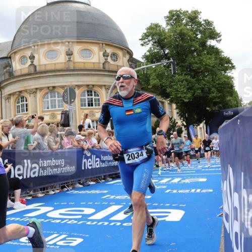 29.06.2025 - hella hamburg halbmarathon Strokosch-Dieckow http://msf.ph/oto/8315816 29.06.2025 10:57:49 Ziel 1719, 1972, 2025, 2034, 2806, 2883, 3093, 3575, 5391, 7138, 7159, 7189, 7269, 7833, 9820, 10133, 10599, 10703, 11394, 12440, 12523, 13376, 14737, 14881, 15349, 16418, 16517, 17201, 17455, 17543, 18492, 18508, 18727 meine-sportfotos.de