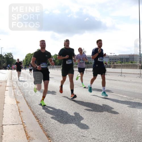 29.06.2025 - hella hamburg halbmarathon Lena Gebhardt http://msf.ph/oto/8315860 29.06.2025 09:47:31 Lombardsbrücke 16123, 18517, 12751, 13, 2404, 1002, 1217, 1396, 1407, 1910, 1959, 2121, 2196, 2228, 2296, 2404, 2563, 2774, 2836, 2851, 3005, 3783, 3790, 3935, 4246, 4740, 5923, 5961, 6032, 6305, 6473, 6915, 7831, 7972, 8084, 8366, 8395, 8901, 9171, 9376, 9508, 9519, 10771, 10968, 11019, 11055, 11370, 11559, 11806, 12137, 12204, 12704, 12751, 13029, 13148, 13419, 13514, 13771, 13972, 13991, 14459, 14601, 16123, 17154, 18419 meine-sportfotos.de