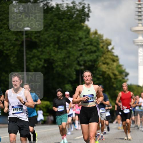 29.06.2025 - hella hamburg halbmarathon Dr. Thomas Lammeyer http://msf.ph/oto/8315914 29.06.2025 09:55:08 Kennedybrücke 1136, 1570, 1903, 1920, 1941, 2972, 3523, 3700, 4297, 4759, 4843, 4999, 5375, 5410, 7092, 7105, 7363, 7962, 8346, 8871, 9114, 9262, 9364, 9380, 10375, 10480, 10669, 11417 meine-sportfotos.de