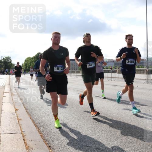 29.06.2025 - hella hamburg halbmarathon Lena Gebhardt http://msf.ph/oto/8315921 29.06.2025 09:47:31 Lombardsbrücke 1, 16123, 18517, 12751, 2404, 1002, 1217, 1396, 1407, 1910, 1959, 2121, 2196, 2228, 2296, 2404, 2563, 2774, 2836, 2851, 3005, 3783, 3790, 3935, 4246, 4740, 5923, 5961, 6032, 6305, 6473, 6915, 7831, 7972, 8084, 8366, 8395, 8901, 9171, 9376, 9508, 9519, 10771, 10968, 11019, 11055, 11370, 11559, 11806, 12137, 12204, 12704, 12751, 13029, 13148, 13419, 13514, 13771, 13972, 13991, 14459, 14601, 16123, 17154, 18419 meine-sportfotos.de