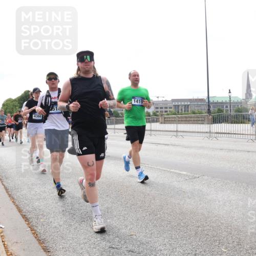 29.06.2025 - hella hamburg halbmarathon Lena Gebhardt http://msf.ph/oto/8315970 29.06.2025 10:22:20 Lombardsbrücke 4366, 1419, 6, 1003, 1187, 1294, 1419, 1598, 1963, 2009, 2022, 2063, 2351, 2479, 2514, 2744, 2886, 3050, 3108, 3172, 3430, 3457, 3458, 3511, 3606, 3768, 3910, 3946, 3995, 4046, 4113, 4114, 4131, 4366, 4556, 4559, 4829, 4969, 4970, 5079, 5641, 5798, 5838, 6030, 6048, 6049, 6303, 6307, 6347, 6676, 6820, 6826, 6881, 6899, 6977, 7097, 7162, 7276, 7794, 8355, 8431, 8511, 8855, 8860, 8884, 8931, 8954, 9002, 9062 meine-sportfotos.de