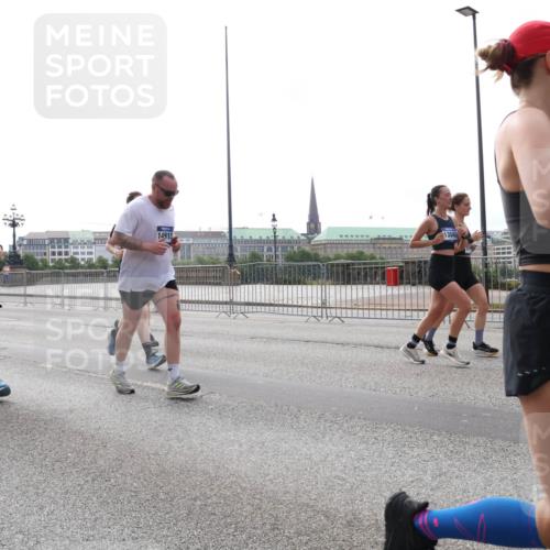 29.06.2025 - hella hamburg halbmarathon Lena Gebhardt http://msf.ph/oto/8316008 29.06.2025 10:37:26 Lombardsbrücke 7794, 4097, 1198, 14915, 13582, 1022, 1276, 1337, 1339, 1488, 1490, 1597, 1819, 2016, 2031, 2072, 2104, 2199, 2272, 2480, 2486, 2640, 2853, 3127, 3230, 3633, 3714, 4097, 4347, 4733, 5146, 5171, 5186, 5224, 5538, 5560, 5640, 5786, 5790, 5875, 5940, 6172, 6243, 6584, 6804, 6821, 6955, 7085, 7124, 7202, 7235, 7350, 7544, 7707, 7777, 7823, 8007, 8257, 8258, 8315, 8758, 8811, 8843, 9054, 9055, 9524, 10506, 12123, 12254, 12472, 12824, 16680, 17798 meine-sportfotos.de