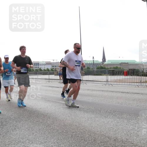 29.06.2025 - hella hamburg halbmarathon Lena Gebhardt http://msf.ph/oto/8316055 29.06.2025 10:37:26 Lombardsbrücke 8811, 7794, 4097, 11980, 14915, 1022, 1276, 1337, 1339, 1488, 1490, 1597, 1819, 2016, 2031, 2072, 2104, 2199, 2272, 2480, 2486, 2640, 2853, 3127, 3230, 3633, 3714, 4097, 4347, 4733, 5146, 5171, 5186, 5224, 5538, 5560, 5640, 5786, 5790, 5875, 5940, 6172, 6243, 6584, 6804, 6821, 6955, 7085, 7124, 7202, 7235, 7350, 7544, 7707, 7777, 7823, 8007, 8257, 8258, 8315, 8758, 8811, 8843, 9054, 9055, 9524, 10506, 12123, 12254, 12472, 12824, 16680, 17798 meine-sportfotos.de