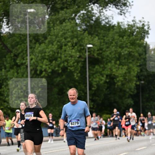 29.06.2025 - hella hamburg halbmarathon Dr. Thomas Lammeyer http://msf.ph/oto/8316116 29.06.2025 10:38:46 Kennedybrücke 2355, 2376, 2510, 2511, 2751, 2801, 3145, 3420, 3829, 4479, 4540, 4942, 5453, 5609, 6105, 6171, 6310, 6329, 6727, 6843, 7299, 7644, 8021, 8589, 8965, 9379, 9448, 9514, 10674, 11122, 11245 meine-sportfotos.de