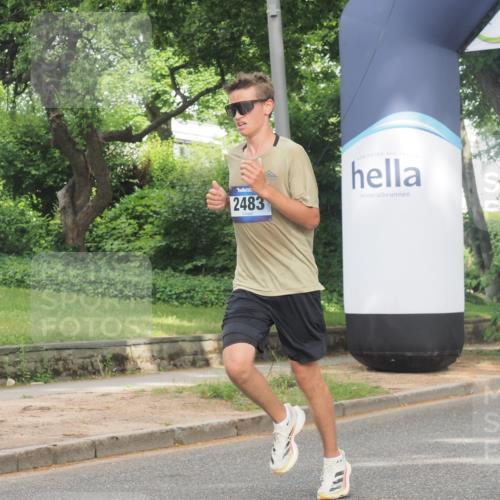 29.06.2025 - hella hamburg halbmarathon KatJ http://msf.ph/oto/8316127 29.06.2025 10:15:47 Zwischen KM18-KM19 2483, 4338, 8376 meine-sportfotos.de
