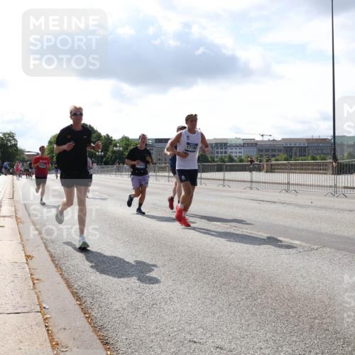 29.06.2025 - hella hamburg halbmarathon Lena Gebhardt http://msf.ph/oto/8316199 29.06.2025 09:47:33 Lombardsbrücke 1019, 17154, 1002, 1217, 1407, 1910, 1959, 2121, 2196, 2228, 2296, 2404, 2563, 2774, 2836, 2851, 3783, 3790, 3935, 4246, 4740, 5923, 5961, 6032, 6305, 6473, 6915, 7831, 7972, 8084, 8366, 8395, 8901, 9171, 9376, 9508, 9519, 10771, 10968, 11019, 11055, 11370, 11559, 11806, 12137, 12204, 12462, 12704, 12751, 13029, 13148, 13419, 13514, 13771, 13972, 13991, 14459, 14601, 16123, 16964, 17154, 18419 meine-sportfotos.de