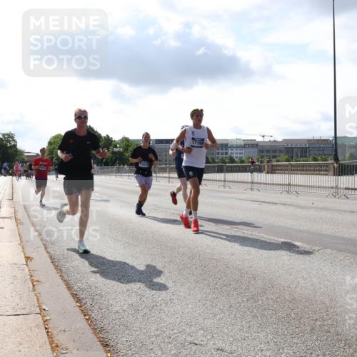 29.06.2025 - hella hamburg halbmarathon Lena Gebhardt http://msf.ph/oto/8316212 29.06.2025 09:47:33 Lombardsbrücke 11019, 17154, 1002, 1217, 1407, 1910, 1959, 2121, 2196, 2228, 2296, 2404, 2563, 2774, 2836, 2851, 3783, 3790, 3935, 4246, 4740, 5923, 5961, 6032, 6305, 6473, 6915, 7831, 7972, 8084, 8366, 8395, 8901, 9171, 9376, 9508, 9519, 10771, 10968, 11019, 11055, 11370, 11559, 11806, 12137, 12204, 12462, 12704, 12751, 13029, 13148, 13419, 13514, 13771, 13972, 13991, 14459, 14601, 16123, 16964, 17154, 18419 meine-sportfotos.de