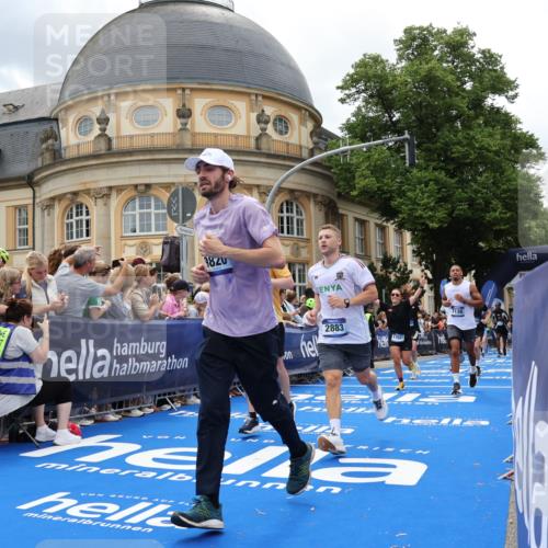29.06.2025 - hella hamburg halbmarathon Strokosch-Dieckow http://msf.ph/oto/8316223 29.06.2025 10:57:54 Ziel 1200, 2025, 2034, 2806, 2883, 3093, 3141, 3575, 4579, 6531, 7138, 7159, 7189, 7269, 8089, 9820, 10036, 10599, 10703, 11394, 11832, 12378, 12523, 12773, 13376, 13465, 14881, 15090, 15349, 15527, 16517, 17543, 18492, 18762 meine-sportfotos.de