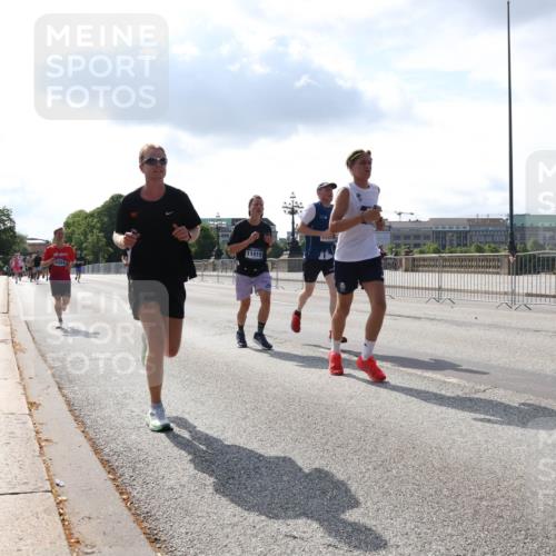 29.06.2025 - hella hamburg halbmarathon Lena Gebhardt http://msf.ph/oto/8316243 29.06.2025 09:47:34 Lombardsbrücke 11019, 1002, 1217, 1407, 1910, 1959, 2121, 2196, 2228, 2296, 2404, 2563, 2774, 2836, 2851, 3783, 3790, 3935, 4246, 4740, 5092, 5923, 5961, 6032, 6305, 6473, 6915, 7831, 7972, 8084, 8366, 8395, 8901, 9171, 9376, 9508, 9519, 10771, 10968, 11019, 11055, 11370, 11559, 11806, 12137, 12204, 12462, 12704, 12751, 13029, 13148, 13419, 13514, 13972, 13991, 14459, 14601, 16123, 16964, 17154, 18419 meine-sportfotos.de