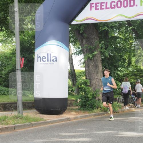 29.06.2025 - hella hamburg halbmarathon KatJ http://msf.ph/oto/8316264 29.06.2025 10:15:48 Zwischen KM18-KM19 2483, 4338, 8376 meine-sportfotos.de