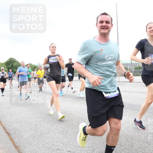 29.06.2025 - hella hamburg halbmarathon Lena Gebhardt http://msf.ph/oto/8316317 29.06.2025 10:56:54 Lombardsbrücke 4117, 13834, 5215, 349, 1047, 1207, 2143, 2307, 2871, 2887, 2932, 2991, 3348, 3387, 3418, 3438, 3470, 3485, 3516, 3517, 3520, 3614, 3675, 3676, 3953, 3987, 4094, 4118, 4241, 4485, 4568, 4569, 4611, 4773, 4998, 5057, 5237, 5438, 5589, 5639, 5911, 5944, 6053, 6284, 6348, 6349, 6832, 6981, 7307, 7381, 7416, 7417, 7592, 7711, 7964, 8039, 8108, 8150, 8197, 8224, 8546, 8606, 8679, 8939, 8943, 9172, 9210, 9298, 9299, 9910, 10555, 10569, 10571 meine-sportfotos.de