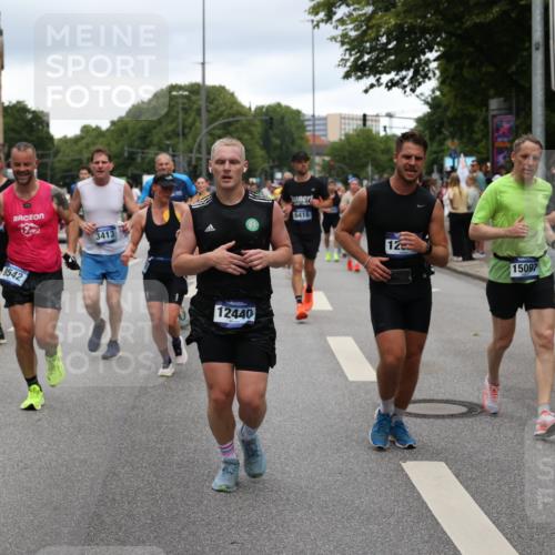 29.06.2025 - hella hamburg halbmarathon Yannick Fuchs http://msf.ph/oto/8316331 29.06.2025 10:50:47 20KM 1485, 1583, 1955, 2034, 2676, 3413, 3435, 3836, 4167, 4940, 5033, 5418, 5492, 6272, 6399, 6416, 6835, 7716, 8393, 8542, 8652, 8669, 8825, 9488, 9727, 9820, 9907, 9934, 10133, 10212, 11043, 11083, 11212, 11590, 11612, 12014, 12348, 12440, 12523, 12712, 13394, 13666, 13750, 13863, 14139, 14369, 14408, 14678, 15097, 15145, 15431, 15695, 15712, 15726, 16113, 16257, 16261, 16470, 16634, 17160, 17617, 17779, 17828, 18208, 18652, 18719, 18899, 19091, 19184 meine-sportfotos.de