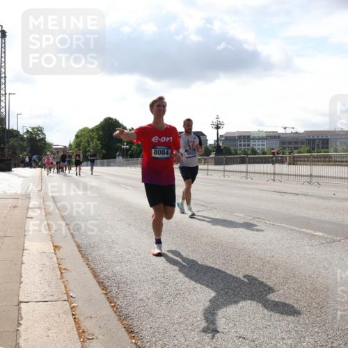 29.06.2025 - hella hamburg halbmarathon Lena Gebhardt http://msf.ph/oto/8316437 29.06.2025 09:47:36 Lombardsbrücke 8084, 5923, 1002, 1217, 1407, 1910, 1959, 2121, 2196, 2228, 2296, 2404, 2563, 2774, 2836, 2851, 3783, 3790, 3935, 4246, 4740, 5092, 5923, 5961, 6032, 6305, 6473, 6915, 7831, 7972, 8084, 8366, 8395, 8901, 9171, 9376, 9508, 10771, 10968, 11019, 11370, 11559, 11806, 12137, 12204, 12462, 12704, 12751, 13029, 13419, 13514, 13798, 13972, 14459, 14601, 14952, 15965, 16123, 16964, 17154, 18419 meine-sportfotos.de