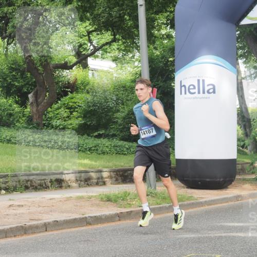 29.06.2025 - hella hamburg halbmarathon KatJ http://msf.ph/oto/8316450 29.06.2025 10:15:49 Zwischen KM18-KM19 2483, 4338, 8376 meine-sportfotos.de