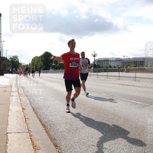29.06.2025 - hella hamburg halbmarathon Lena Gebhardt http://msf.ph/oto/8316451 29.06.2025 09:47:36 Lombardsbrücke 8084, 5923, 1002, 1217, 1407, 1910, 1959, 2121, 2196, 2228, 2296, 2404, 2563, 2774, 2836, 2851, 3783, 3790, 3935, 4246, 4740, 5092, 5923, 5961, 6032, 6305, 6473, 6915, 7831, 7972, 8084, 8366, 8395, 8901, 9171, 9376, 9508, 10771, 10968, 11019, 11370, 11559, 11806, 12137, 12204, 12462, 12704, 12751, 13029, 13419, 13514, 13798, 13972, 14459, 14601, 14952, 15965, 16123, 16964, 17154, 18419 meine-sportfotos.de