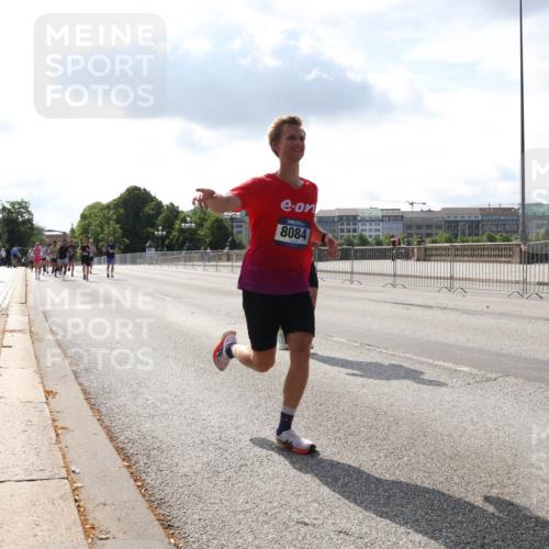 29.06.2025 - hella hamburg halbmarathon Lena Gebhardt http://msf.ph/oto/8316460 29.06.2025 09:47:36 Lombardsbrücke 8084, 555555, 1002, 1217, 1407, 1910, 1959, 2121, 2196, 2228, 2296, 2404, 2563, 2774, 2836, 2851, 3783, 3790, 3935, 4246, 4740, 5092, 5923, 5961, 6032, 6305, 6473, 6915, 7831, 7972, 8084, 8366, 8395, 8901, 9171, 9376, 9508, 10771, 10968, 11019, 11370, 11559, 11806, 12137, 12204, 12462, 12704, 12751, 13029, 13419, 13514, 13798, 13972, 14459, 14601, 14952, 15965, 16123, 16964, 17154, 18419 meine-sportfotos.de