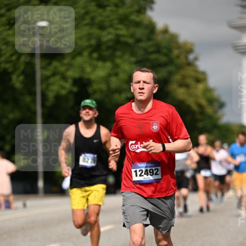 29.06.2025 - hella hamburg halbmarathon Dr. Thomas Lammeyer http://msf.ph/oto/8316469 29.06.2025 10:17:17 Kennedybrücke 1007, 1328, 1859, 2055, 2961, 2987, 3218, 3729, 4554, 4950, 5232, 5597, 5598, 6026, 7346, 7460, 8115, 8279, 8913, 9128, 9527, 10581 meine-sportfotos.de