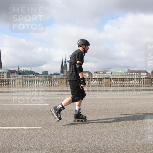 29.06.2025 - hella hamburg halbmarathon Lena Gebhardt http://msf.ph/oto/8316480 29.06.2025 09:07:34 Lombardsbrücke  meine-sportfotos.de