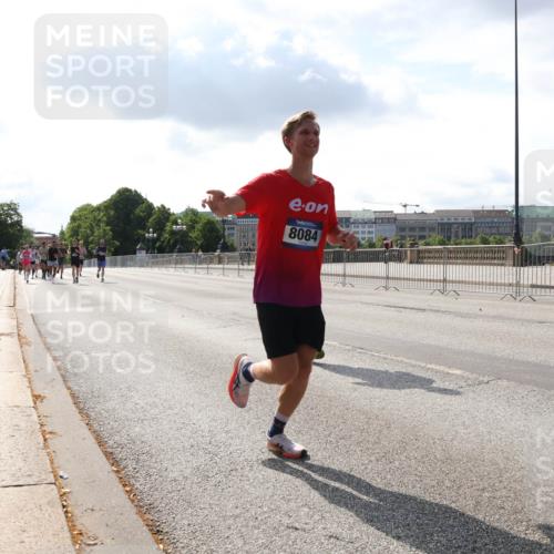 29.06.2025 - hella hamburg halbmarathon Lena Gebhardt http://msf.ph/oto/8316485 29.06.2025 09:47:36 Lombardsbrücke 8084, 1002, 1217, 1407, 1910, 1959, 2121, 2196, 2228, 2296, 2404, 2563, 2774, 2836, 2851, 3783, 3790, 3935, 4246, 4740, 5092, 5923, 5961, 6032, 6305, 6473, 6915, 7831, 7972, 8084, 8366, 8395, 8901, 9171, 9376, 9508, 10771, 10968, 11019, 11370, 11559, 11806, 12137, 12204, 12462, 12704, 12751, 13029, 13419, 13514, 13798, 13972, 14459, 14601, 14952, 15965, 16123, 16964, 17154, 18419 meine-sportfotos.de