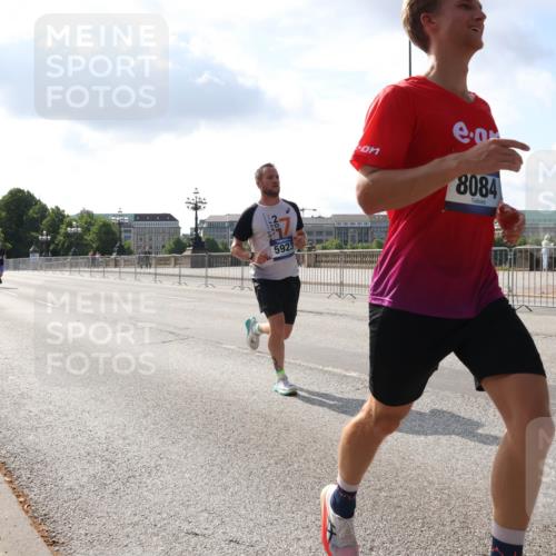 29.06.2025 - hella hamburg halbmarathon Lena Gebhardt http://msf.ph/oto/8316531 29.06.2025 09:47:37 Lombardsbrücke 5923, 8084, 1002, 1164, 1217, 1407, 1910, 1959, 2121, 2196, 2228, 2296, 2404, 2563, 2774, 2836, 2851, 3783, 3790, 3935, 4246, 4740, 5092, 5923, 5961, 6032, 6305, 6473, 6915, 7831, 7972, 8084, 8366, 8395, 8901, 9171, 9376, 9508, 10771, 10968, 11019, 11370, 11559, 11806, 12137, 12462, 12704, 12751, 13029, 13419, 13514, 13798, 13972, 14459, 14601, 14952, 15965, 16123, 16964, 17154, 18419 meine-sportfotos.de