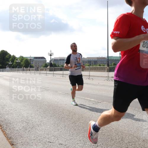 29.06.2025 - hella hamburg halbmarathon Lena Gebhardt http://msf.ph/oto/8316552 29.06.2025 09:47:37 Lombardsbrücke 923, 8084, 1002, 1164, 1217, 1407, 1910, 1959, 2121, 2196, 2228, 2296, 2404, 2563, 2774, 2836, 2851, 3783, 3790, 3935, 4246, 4740, 5092, 5923, 5961, 6032, 6305, 6473, 6915, 7831, 7972, 8084, 8366, 8395, 8901, 9171, 9376, 9508, 10771, 10968, 11019, 11370, 11559, 11806, 12137, 12462, 12704, 12751, 13029, 13419, 13514, 13798, 13972, 14459, 14601, 14952, 15965, 16123, 16964, 17154, 18419 meine-sportfotos.de