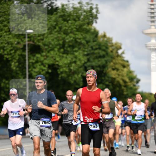 29.06.2025 - hella hamburg halbmarathon Dr. Thomas Lammeyer http://msf.ph/oto/8316566 29.06.2025 09:55:12 Kennedybrücke 1570, 1903, 1920, 1941, 2653, 2972, 3523, 4297, 4759, 4843, 4991, 4999, 5375, 5410, 6490, 7092, 7105, 7363, 7962, 8346, 8359, 8871, 8900, 9114, 9364, 9380, 10319, 10375, 10480, 10669, 11417 meine-sportfotos.de