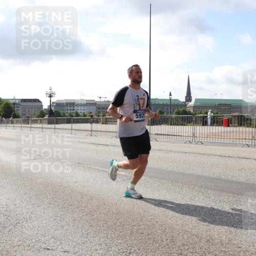 29.06.2025 - hella hamburg halbmarathon Lena Gebhardt http://msf.ph/oto/8316607 29.06.2025 09:47:37 Lombardsbrücke 20, 5923, 1002, 1164, 1217, 1407, 1910, 1959, 2121, 2196, 2228, 2296, 2404, 2563, 2774, 2836, 2851, 3783, 3790, 3935, 4246, 4740, 5092, 5923, 5961, 6032, 6305, 6473, 6915, 7831, 7972, 8084, 8366, 8395, 8901, 9171, 9376, 9508, 10771, 10968, 11019, 11370, 11559, 11806, 12137, 12462, 12704, 12751, 13029, 13419, 13514, 13798, 13972, 14459, 14601, 14952, 15965, 16123, 16964, 17154, 18419 meine-sportfotos.de