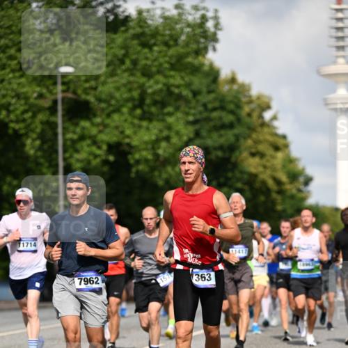 29.06.2025 - hella hamburg halbmarathon Dr. Thomas Lammeyer http://msf.ph/oto/8316659 29.06.2025 09:55:12 Kennedybrücke 1570, 1903, 1920, 1941, 2653, 2972, 3523, 4297, 4759, 4843, 4991, 4999, 5375, 5410, 6490, 7092, 7105, 7363, 7962, 8346, 8359, 8871, 8900, 9114, 9364, 9380, 10319, 10375, 10480, 10669, 11417 meine-sportfotos.de