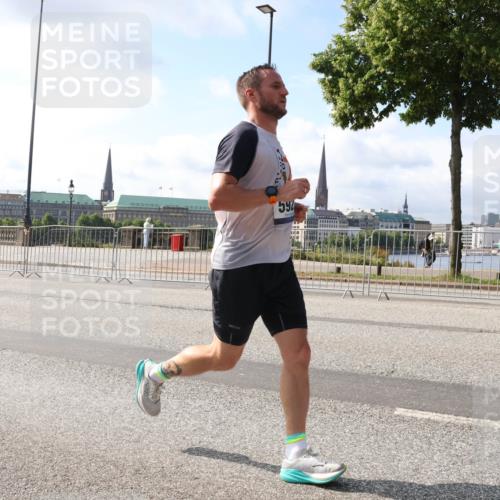 29.06.2025 - hella hamburg halbmarathon Lena Gebhardt http://msf.ph/oto/8316680 29.06.2025 09:47:38 Lombardsbrücke 1002, 1164, 1217, 1407, 1910, 1959, 2121, 2196, 2228, 2296, 2404, 2774, 2836, 2851, 3783, 3790, 3935, 4246, 4740, 5092, 5923, 5961, 6032, 6305, 6473, 6915, 7831, 7972, 8084, 8366, 8395, 8901, 9171, 9376, 9508, 9944, 10771, 10968, 11019, 11370, 11559, 11806, 12137, 12462, 12704, 12751, 13029, 13419, 13514, 13798, 13972, 14459, 14601, 14952, 15965, 16123, 16964, 17154, 18419 meine-sportfotos.de