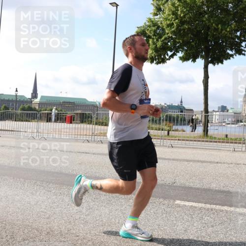 29.06.2025 - hella hamburg halbmarathon Lena Gebhardt http://msf.ph/oto/8316704 29.06.2025 09:47:38 Lombardsbrücke 1002, 1164, 1217, 1407, 1910, 1959, 2121, 2196, 2228, 2296, 2404, 2774, 2836, 2851, 3783, 3790, 3935, 4246, 4740, 5092, 5923, 5961, 6032, 6305, 6473, 6915, 7831, 7972, 8084, 8366, 8395, 8901, 9171, 9376, 9508, 9944, 10771, 10968, 11019, 11370, 11559, 11806, 12137, 12462, 12704, 12751, 13029, 13419, 13514, 13798, 13972, 14459, 14601, 14952, 15965, 16123, 16964, 17154, 18419 meine-sportfotos.de