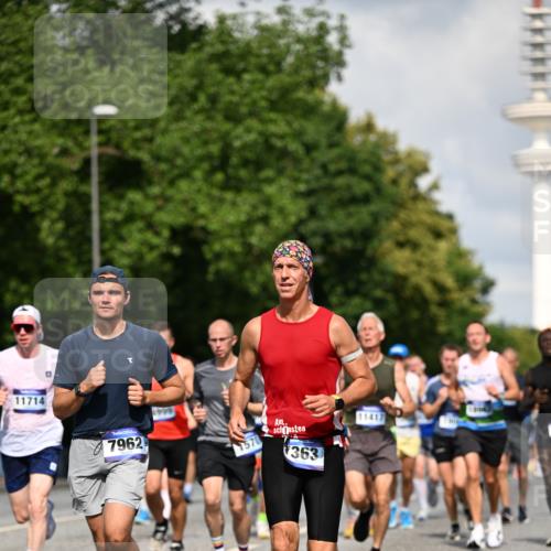 29.06.2025 - hella hamburg halbmarathon Dr. Thomas Lammeyer http://msf.ph/oto/8316713 29.06.2025 09:55:12 Kennedybrücke 1570, 1903, 1920, 1941, 2653, 2972, 3523, 4297, 4759, 4843, 4991, 4999, 5375, 5410, 6490, 7092, 7105, 7363, 7962, 8346, 8359, 8871, 8900, 9114, 9364, 9380, 10319, 10375, 10480, 10669, 11417 meine-sportfotos.de