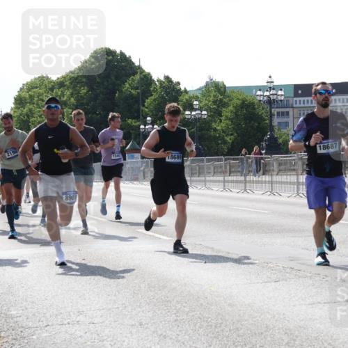 29.06.2025 - hella hamburg halbmarathon Lena Gebhardt http://msf.ph/oto/8316762 29.06.2025 09:47:41 Lombardsbrücke 18159, 10968, 2196, 8901, 12462, 8689, 18687, 1002, 1164, 1217, 1407, 1910, 1959, 2121, 2196, 2228, 2296, 2404, 2774, 2836, 2851, 3783, 4246, 4602, 4740, 5092, 5923, 5961, 6473, 6915, 7972, 8084, 8366, 8395, 8901, 9171, 9178, 9508, 9944, 10384, 10968, 11019, 11559, 11745, 11806, 12137, 12462, 12704, 12751, 12865, 13029, 13419, 13514, 13798, 13972, 14459, 14601, 14952, 15965, 16123, 16964, 17154, 18419 meine-sportfotos.de
