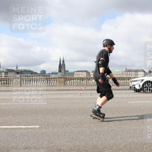 29.06.2025 - hella hamburg halbmarathon Lena Gebhardt http://msf.ph/oto/8316837 29.06.2025 09:07:34 Lombardsbrücke  meine-sportfotos.de