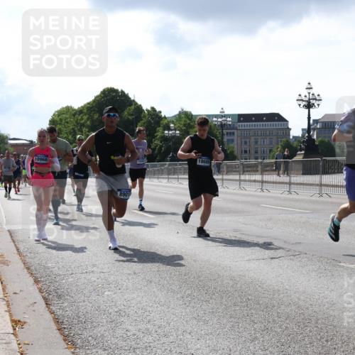 29.06.2025 - hella hamburg halbmarathon Lena Gebhardt http://msf.ph/oto/8316881 29.06.2025 09:47:42 Lombardsbrücke 10968, 8901, 12462, 18689, 18687, 1002, 1164, 1217, 1407, 1562, 1910, 1959, 2121, 2196, 2228, 2296, 2404, 2774, 2836, 2851, 3783, 4246, 4602, 4740, 5092, 5923, 5961, 6473, 6915, 7972, 8084, 8366, 8395, 8901, 9171, 9178, 9508, 9944, 10384, 10968, 11019, 11559, 11745, 11806, 12137, 12462, 12704, 12751, 12865, 13029, 13419, 13514, 13798, 13972, 14459, 14601, 14934, 14952, 15261, 15965, 16123, 16964, 17154, 18419 meine-sportfotos.de